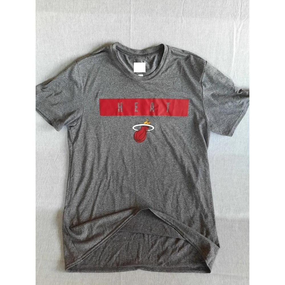 Men Medium Miami Heat Basketball Team Tee Shirt Graphic Print Crew Neck Gray